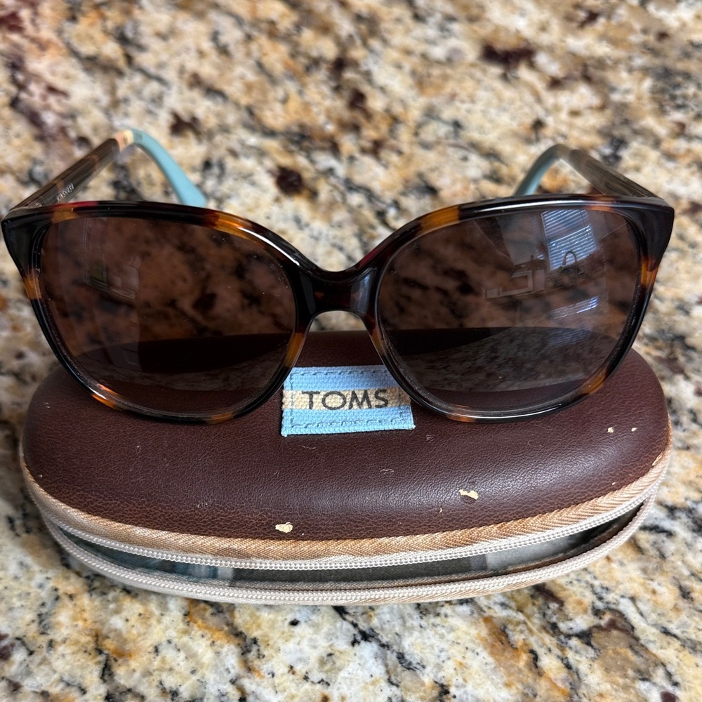 TOMS Tortoise Shell Sunglasses with Brown Lenses
